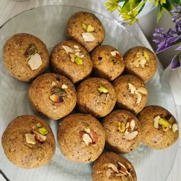 High Protein Sattu Laddoo from Balanced B Bites